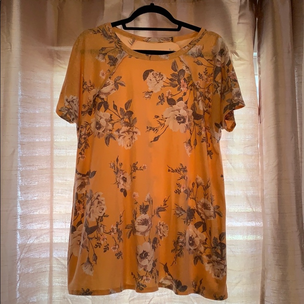 Boutique Clothing: Floral top